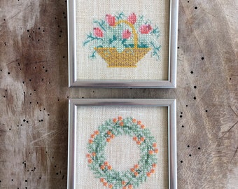 4.4x4.4" inches frame, Farmhouse frames, Pair of small wooden frames, Framed vintage needlepoint embroidery, Embroidery Pictures in colors