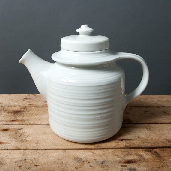 Arabia teapot, White Arabia teapot, Mid century teapot, Scandinavian teapot, White teapot, Modern teapot, Gift fo her, Kitchen tabletop gift