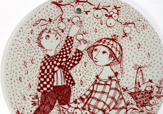 Vintage Bjorn Wiinblad October Plate: Danish Nymolle Paradis Decor