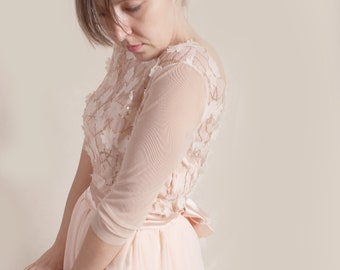 Abito da damigella d'onore in pizzo color cipria taglie forti: fiori in chiffon 3D, maniche in tulle