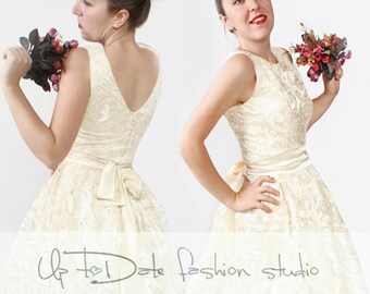 Plus Size Lace Bridesmaid Dress: Ivory Sleeveless Party Gown