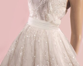 Vestido de novia corto color marfil: vestido de novia bordado de corte A