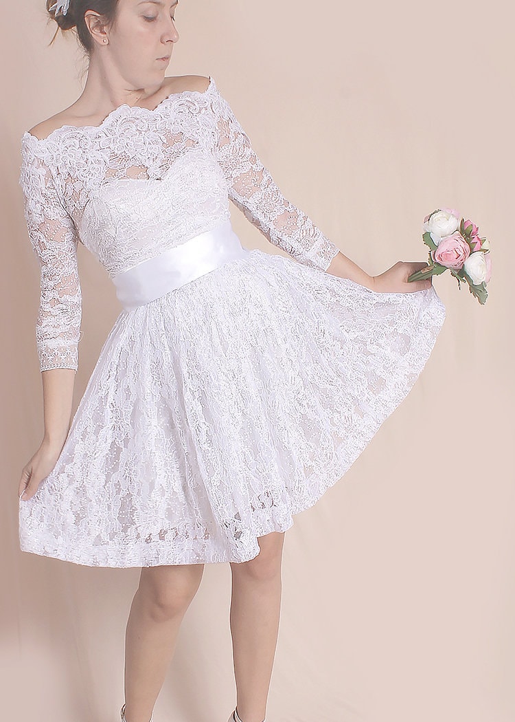 Short lace off shop the shoulder dress