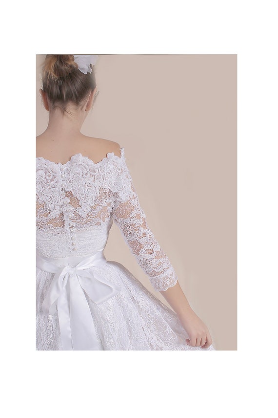 Off-Shoulder Lace Wedding Dress: Short Bridal Gown with Sleeves