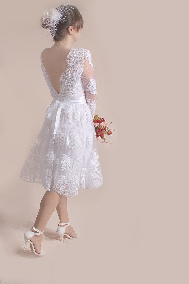 Plus Size wedding party dress open back romantic dress beach weddingcustom made short lace bridal gown with sleeve