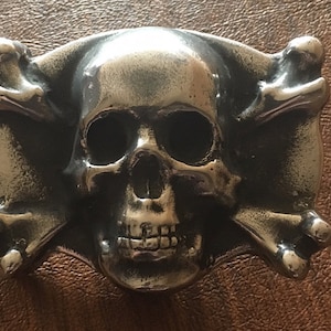 Skull and Crossbones Belt Buckle