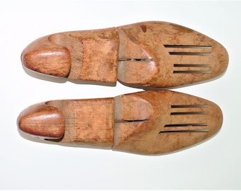 Wooden Shoe Lasts, Shoe Trees, Size 8DX, Shoe or Boot Stretchers, Shoe Forms, Hinged Shoe Keepers, Hinged Shoe Lasts, Mid Century, vintage