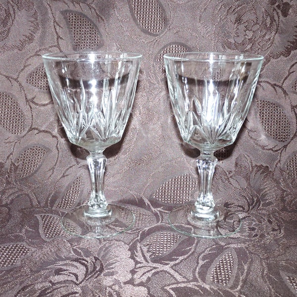 Cristal D'Arques Wine Glasses x 2, Glasses For Red Wine, Retro French Design, Clear Glasses, Drink & Barware, Made in France, French Glass