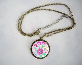 Polymer clay nacklace, Polymer clay floral necklace, Baby pink floral nacklace, Daisy pendant, Clay embroidery pendant, Handmade necklace