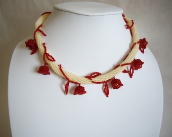 Lily du collier de vallée, pouding rouge et de riz, collier de perle de graine, collier de perle, collier de point de harengdos