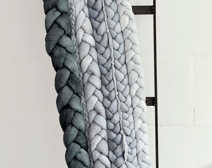Bedspread plait Gray Bed Runner. Etsy