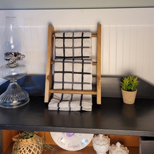 Stained Wood Towel ladder table display wood riser country style long holiday towels to decorate bath room kitchen, bathroom counter table