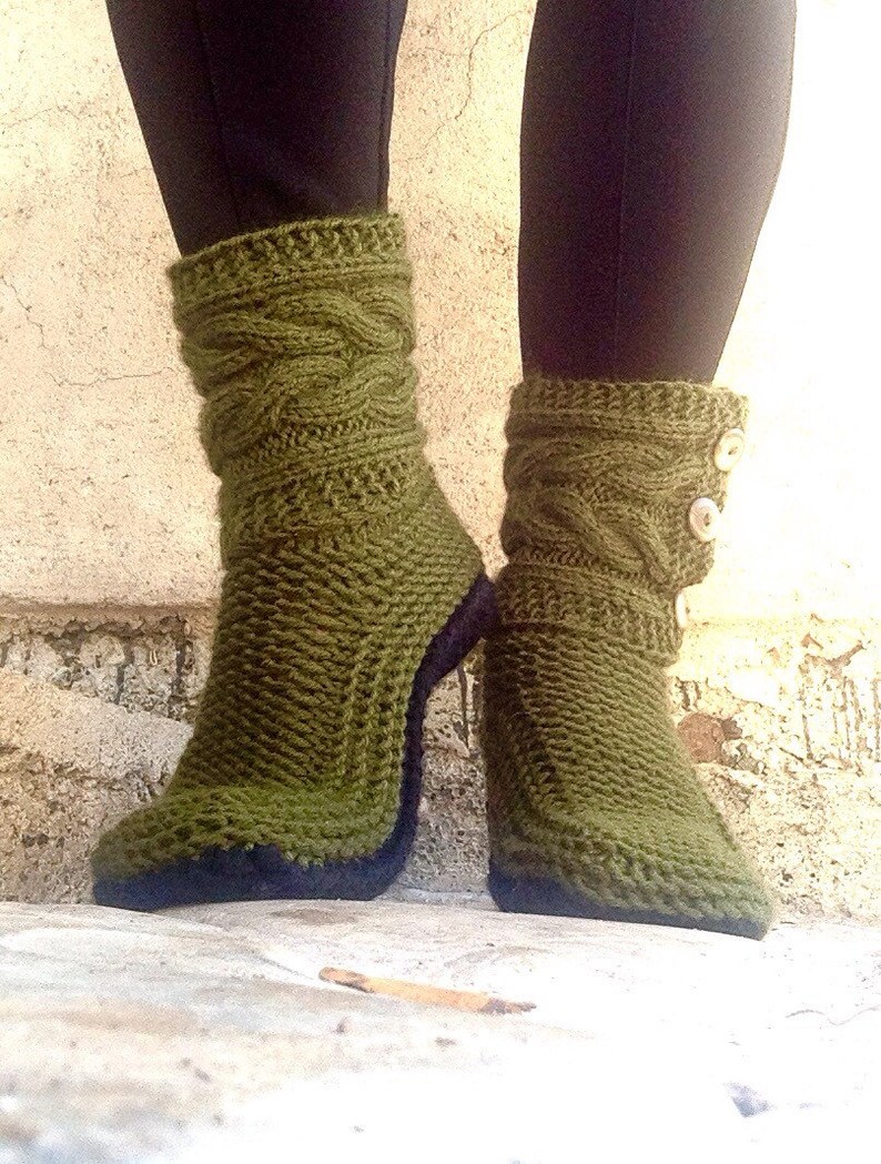 beige knitted boots