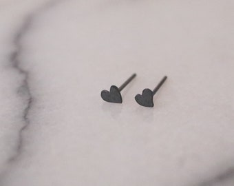 3mm 4mm Black grey little hearts. Sterling Silver Oxidized Heart Stud Earrings. Unisex modern simple ear studs. Minimalist post earrings