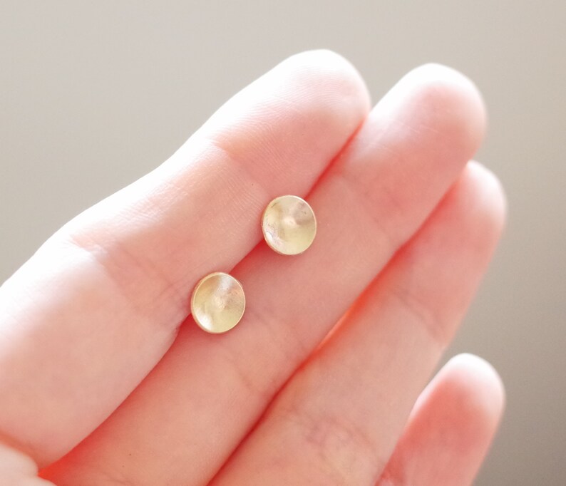 7mm Small Gold Concave Stud Earrings handmade hammered brass 925 sterling silver earring minimalist small dot earrings gold cup studs zdjęcie 6