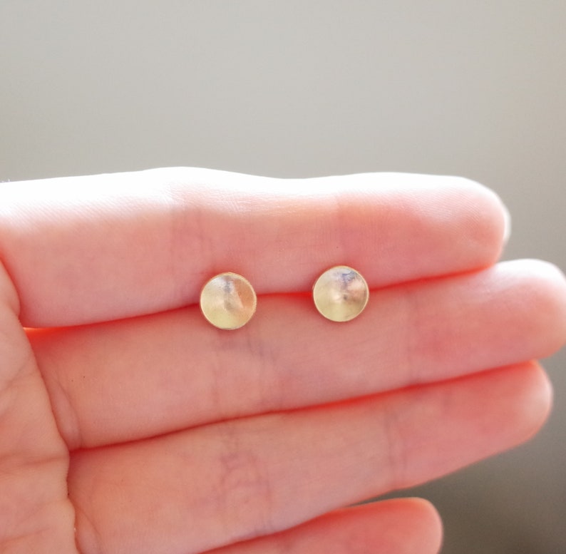 7mm Small Gold Concave Stud Earrings handmade hammered brass 925 sterling silver earring minimalist small dot earrings gold cup studs zdjęcie 5