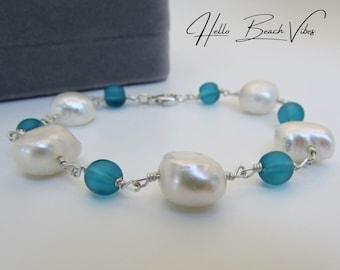 Pulsera de cristal marino azul y perlas barrocas de agua dulce - Plata de ley/oro laminado envuelto en alambre - Joyería oceánica