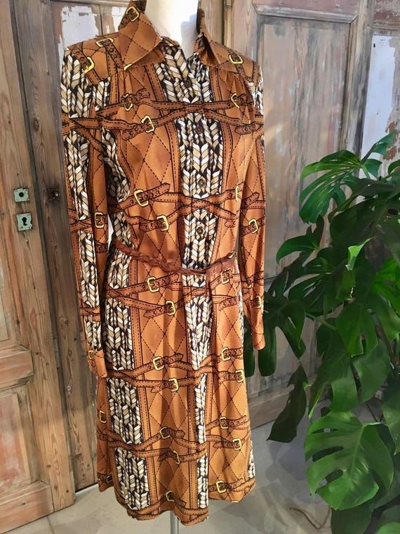 Chic seventies polo dress
