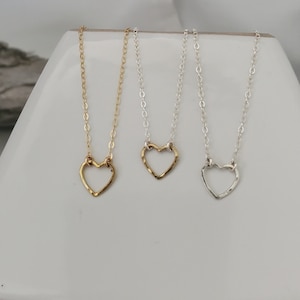 Winzige offene Herzhalskette, Gold, Silber, Goldherzhalskette, Herzhalskette, silberne Herzhalskette, Sterlingsilber, gemischtes Metall, zierlich