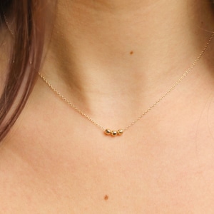 Collar de cuentas de oro pequeñas, collar de oro delicado, cuentas de oro, cuentas pequeñas, collar delicado, chapado en oro, plata de ley, collar, minimalista