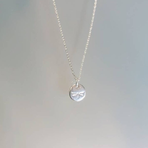 Petit collier libellule en argent sterling, délicat, collier libellule en argent, argent sterling, nature, collier libellule, minuscule, petit