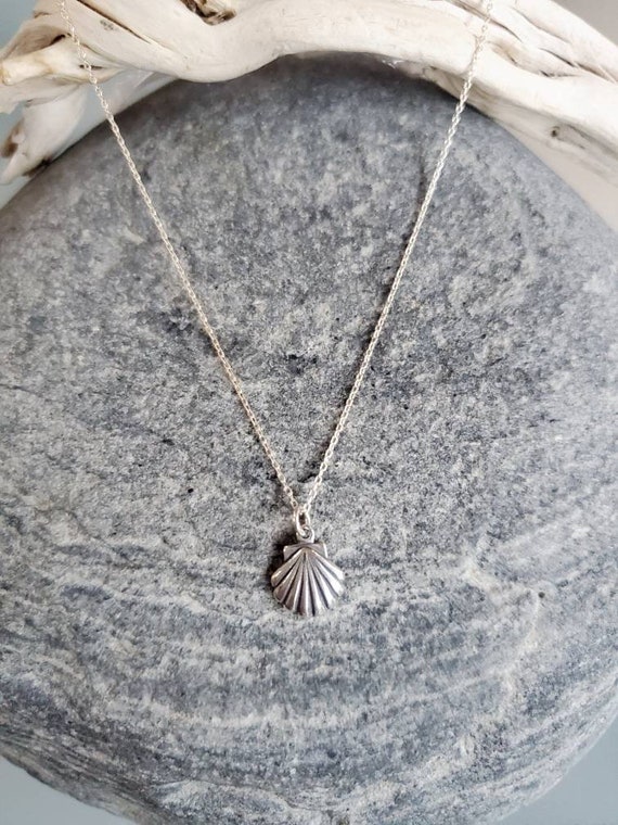 Silver 2024 shell necklace