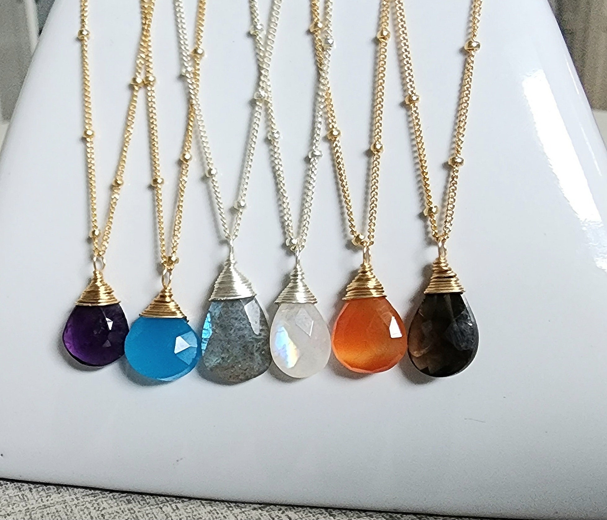 宝石ネックレス、ムーンストーン、重ね付けネックレス、シンプル
