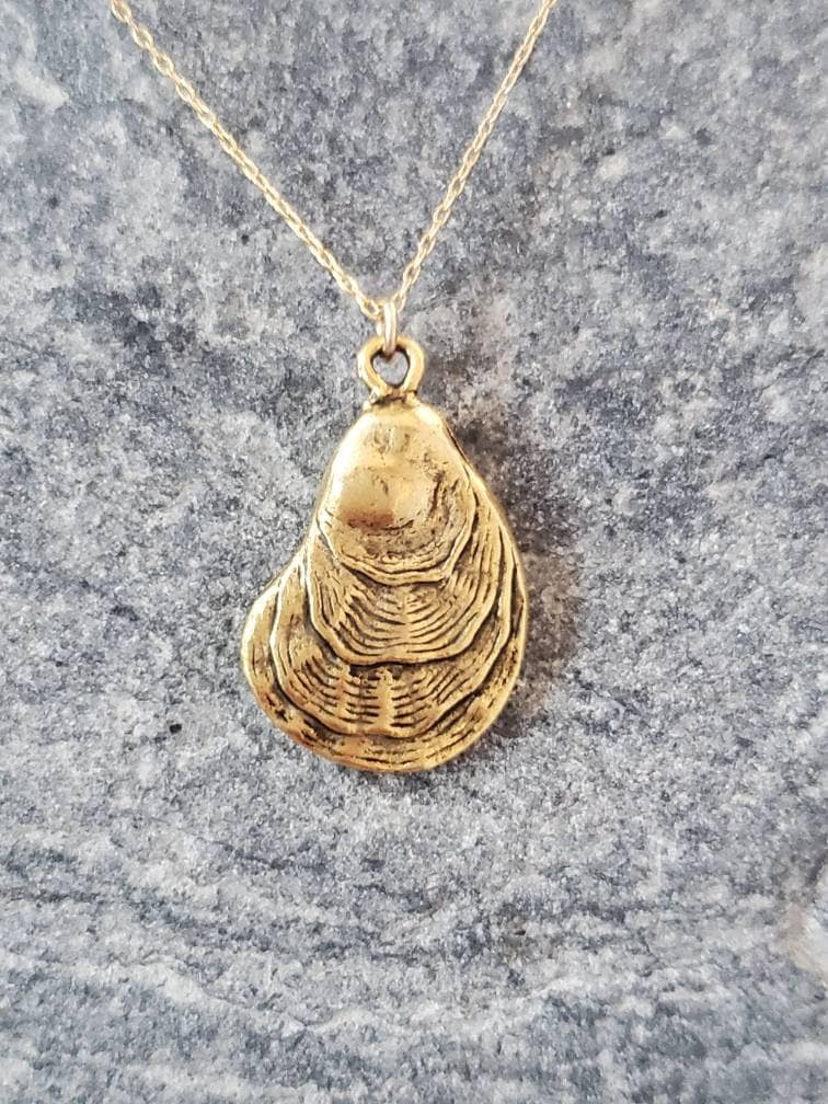 Gold sale oyster necklace