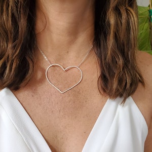 Extra stort, öppet hjärthalsband, 14k guldfyllning, sterlingsilver, öppet hjärta, hjärthalsband, stort hjärta, guld, hjärta, Emily i Paris bild 10