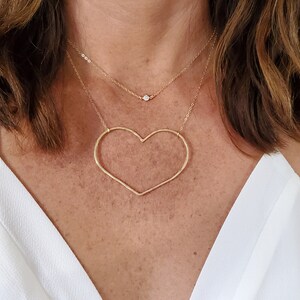 Extra stort, öppet hjärthalsband, 14k guldfyllning, sterlingsilver, öppet hjärta, hjärthalsband, stort hjärta, guld, hjärta, Emily i Paris bild 8