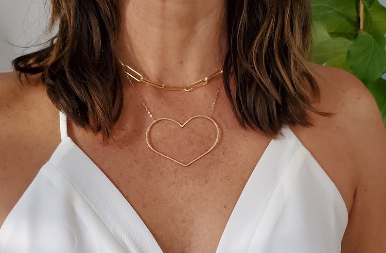 Extra stort, öppet hjärthalsband, 14k guldfyllning, sterlingsilver, öppet hjärta, hjärthalsband, stort hjärta, guld, hjärta, Emily i Paris bild 7