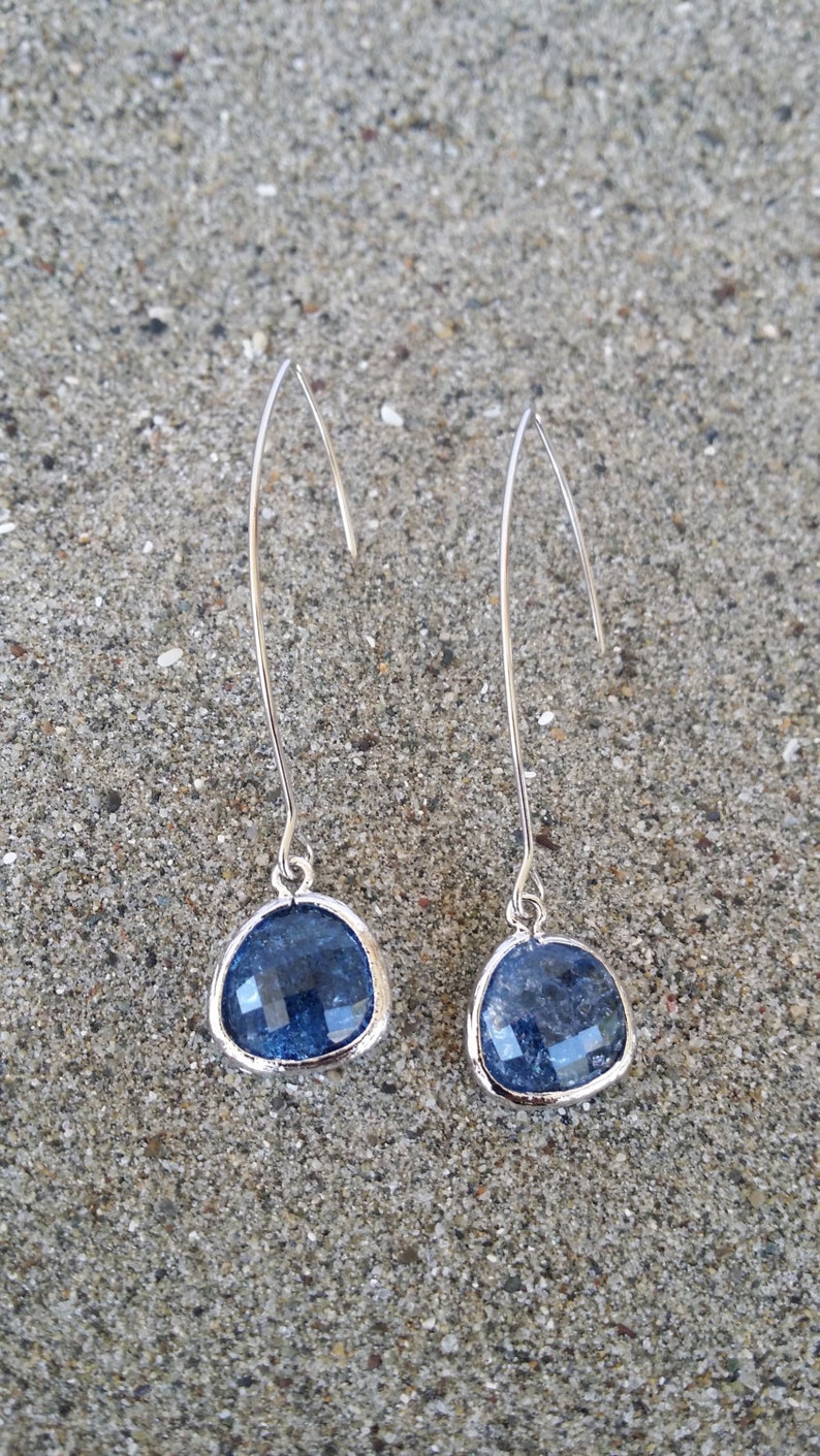 Faceted Crackled Glass Drop Earring Montana Blue Bezel Set Silver Ear Wire