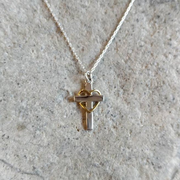Kleine sterling kruisketting, gouden hart, sterlingzilver, kruisketting, zilveren kruis, hanger, kruis met hart, hart, klein zilveren kruis