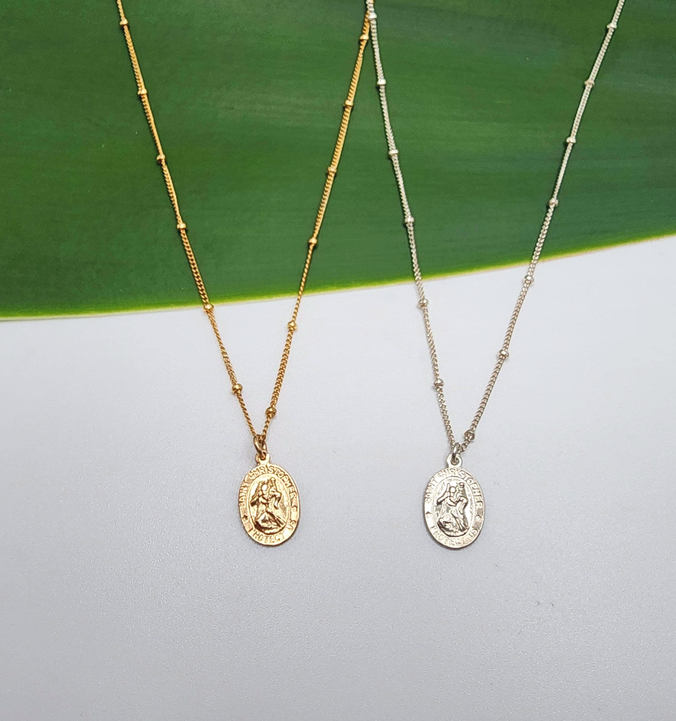 小さなセントクリストファーネックレス、14Kゴールドフィルド、スターリングシルバー、繊細、セントクリストファー、守護、十字架、宗教、信仰、ネックレス、 ゴールド - Etsy 日本