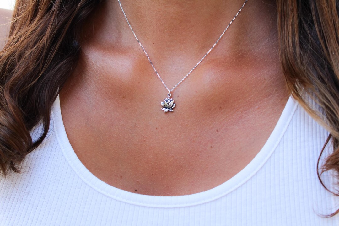 LOTUS THREE FLOWERS SILVER DIAMOND NECKLACE