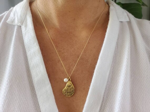 Small Shell Necklace Oyster Shell Pearl 