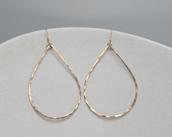 Aros en forma de lágrima, relleno de oro de 14k, plata de ley, pendientes de aro, aros martillados, pendientes de aro, martillados, pendientes, plata, oro, lágrima