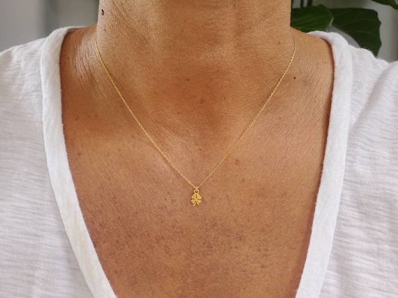 Tiny Gold Shamrock Necklace Gold Clover Small Gold Necklace Shamrock Pendant 4 Leaf Clover Necklace Etsy Canada