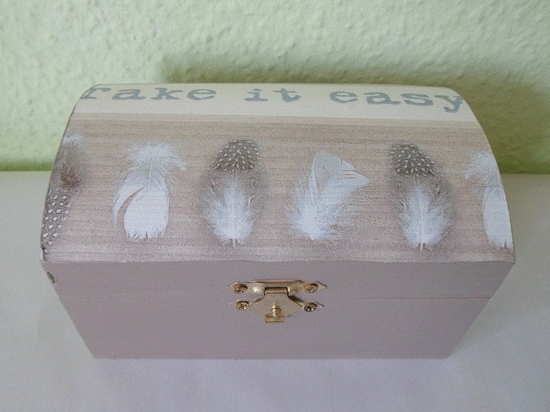 small chest of feathers image 2