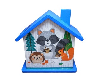 Money box house personalized with raccoon 15 x 8 x 14.5 cm