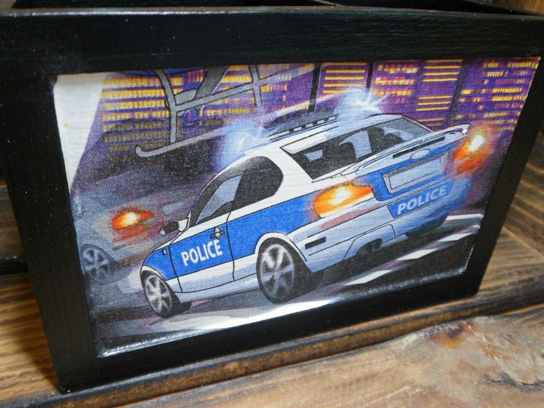 Boîte à stylos de police en bois pour le bureau image 7