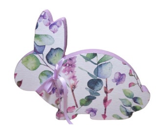 Lapin en bois violet pour Pâques