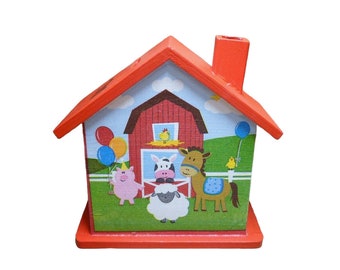 Spardose Haus mit Bauernhof personalisiert 15 x 8 x 14,5 cm