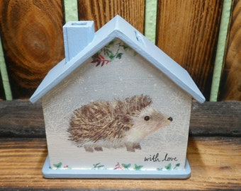 Money box house made of wooden hedgehog, personalized with name 10x10x5cm