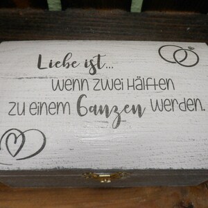 Kleine Truhe mit Spruch für die Hochzeit, personalisiert mit Namen des