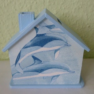 Tirelire maison dauphins en bois avec nom 10x10x5cm image 2