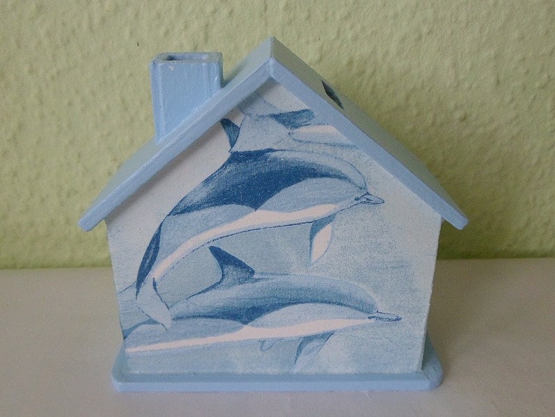 Tirelire maison dauphins en bois avec nom 10x10x5cm image 2