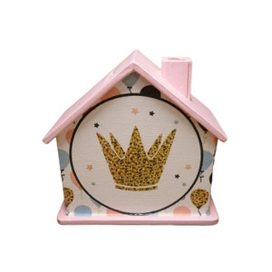 Money box house made of wood crown, personalized with name 10x10x5cm