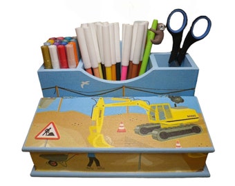 Wooden pencil box with construction site motif for children