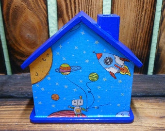 Money box house space with names for children 10x10x5cm